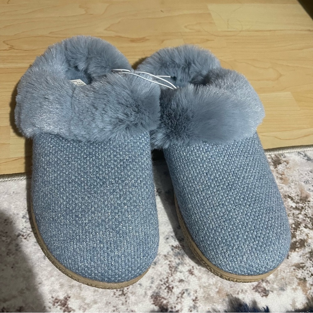 Isotoner Women’s Classic Comfort Hoodback Slipper Size 7.5-8